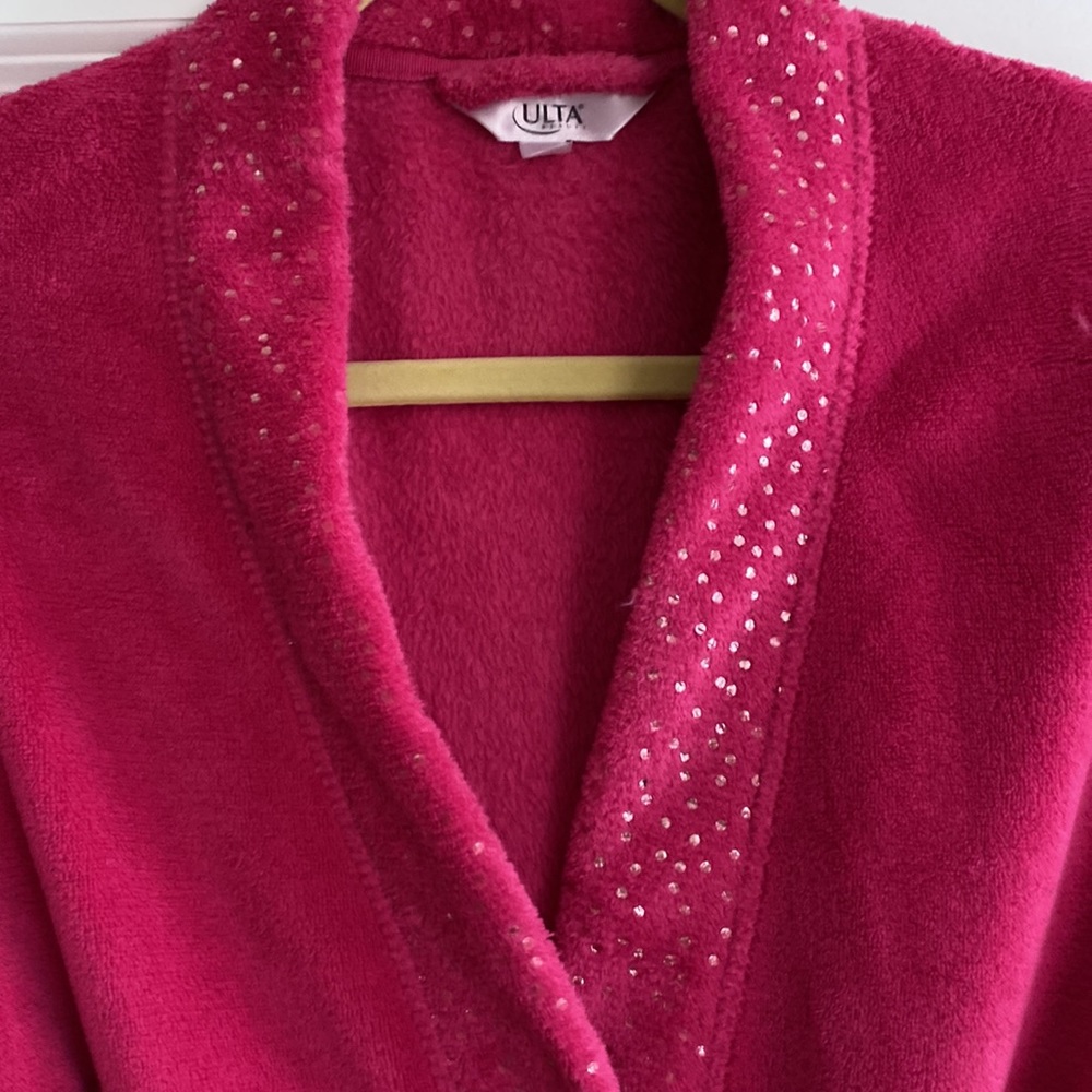 Hot Pink Bathrobe - Picture 2 of 4